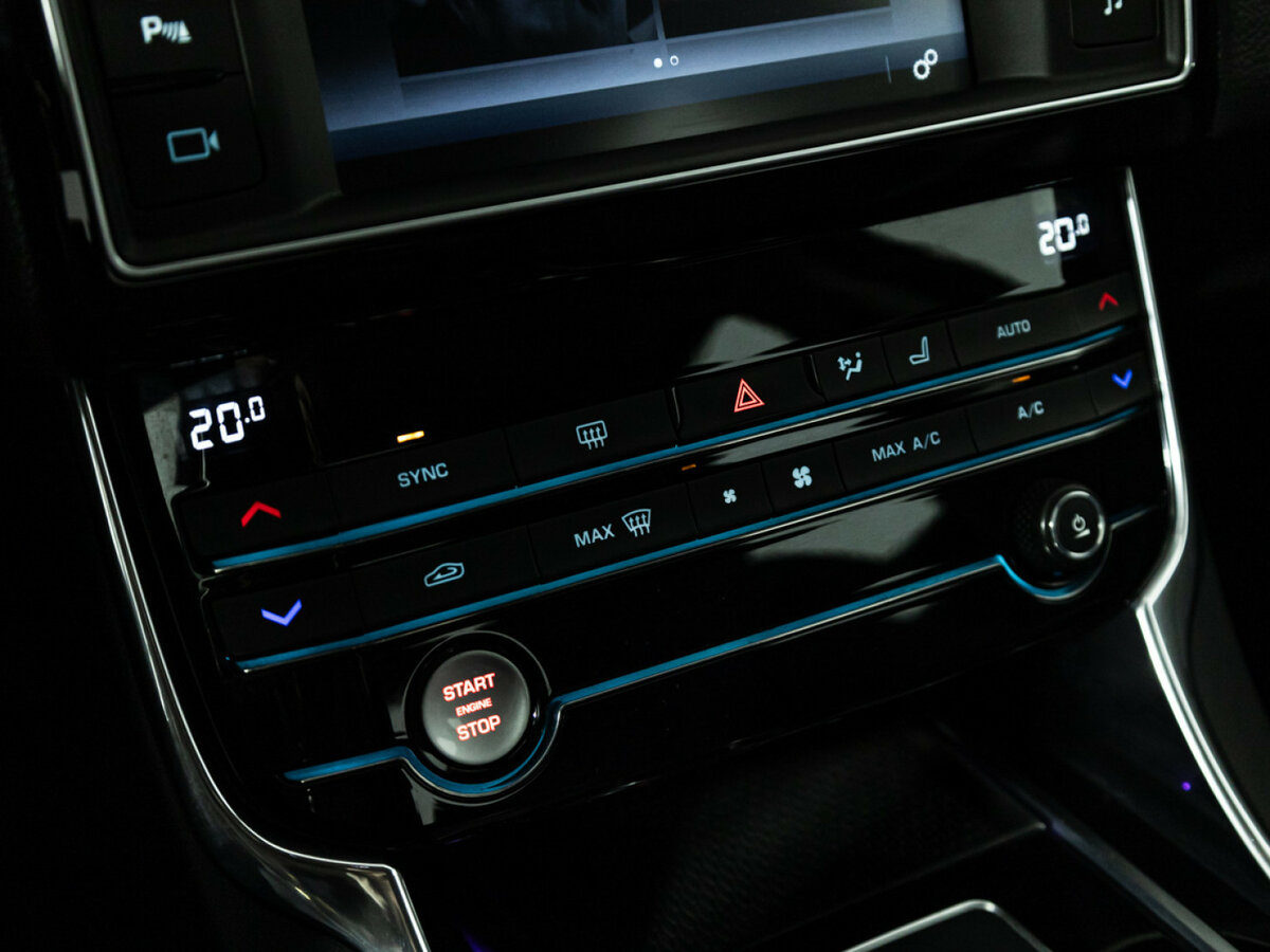 Jaguar XE 2015 года с пробегом. Фото: #18