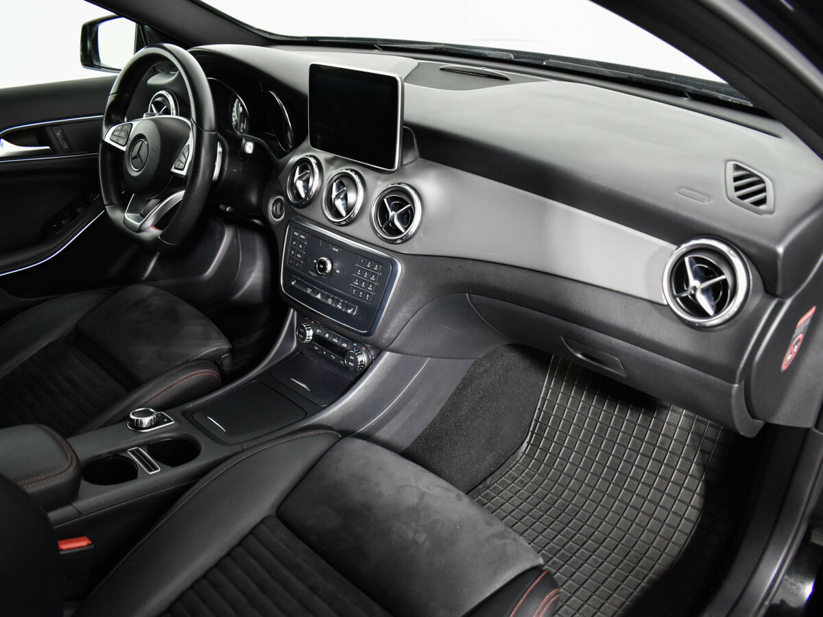 Б/У Мерседес-Бенц ГЛА 2016 года. Фото: #12