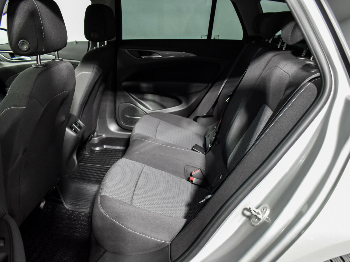 Б/У Опель Инсигния 2020 года. Фото: #8