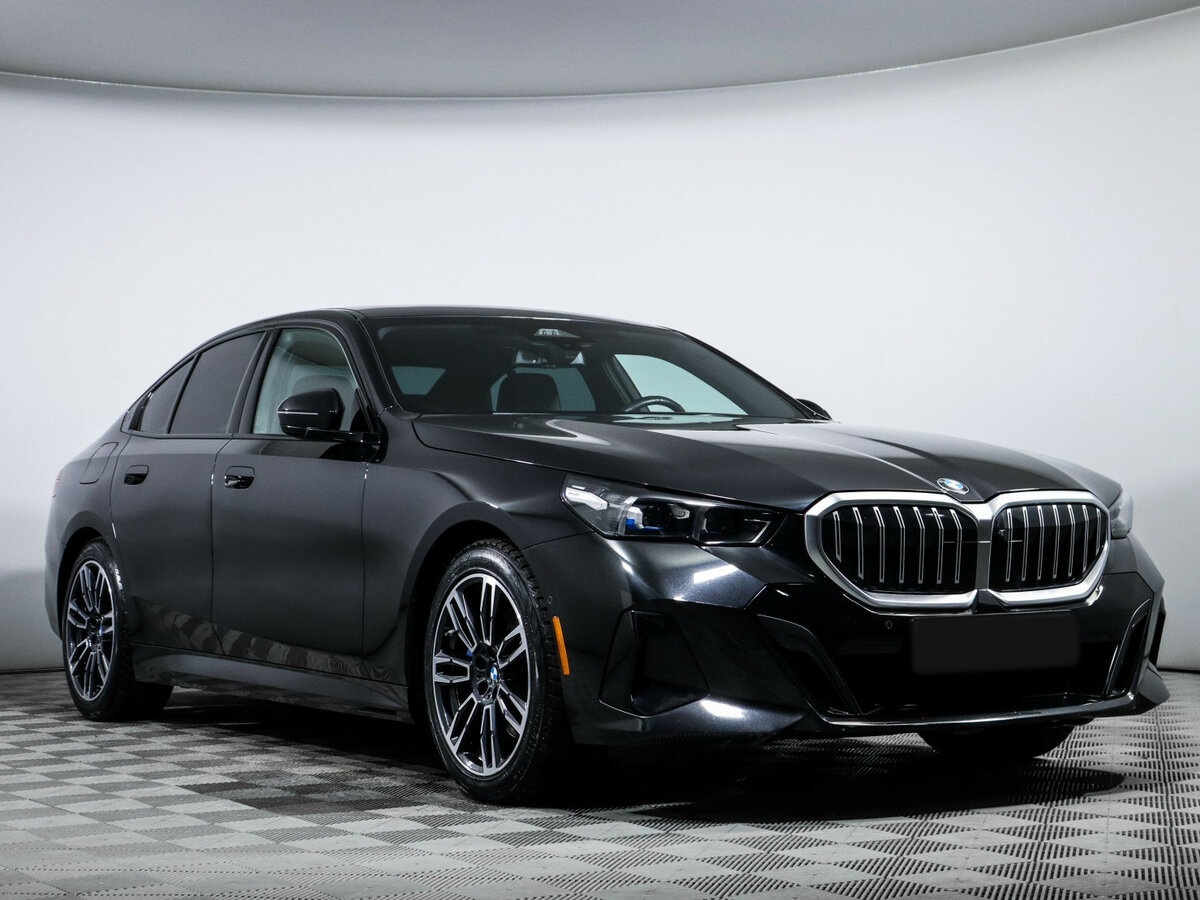 Б/У БМВ 5 серии 2024 года. Фото: #2