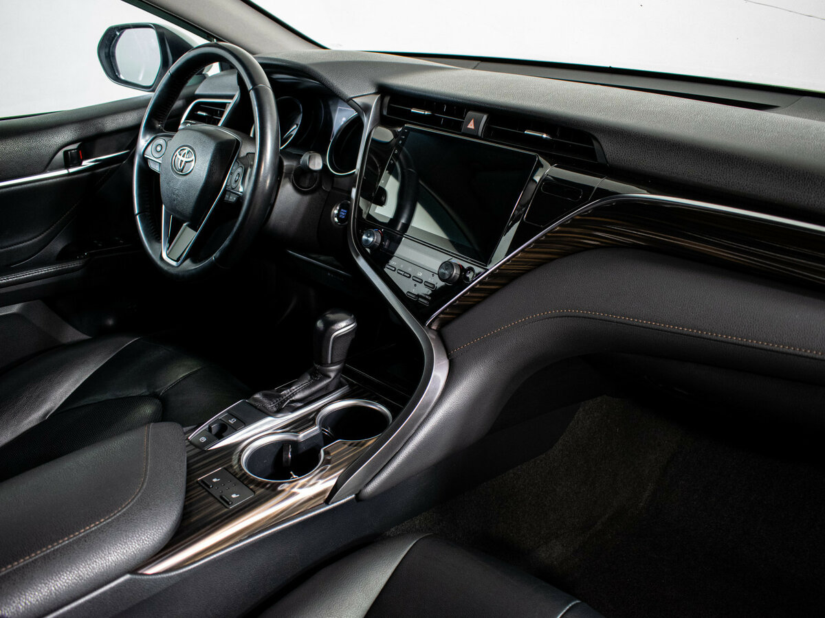 Б/У Тойота Камри 2020 года. Фото: #7