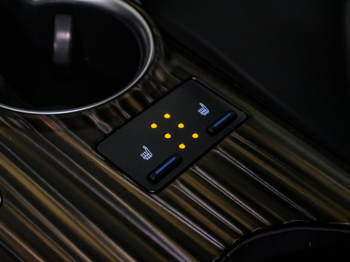 Б/У Тойота Камри 2019 года. Фото: #20