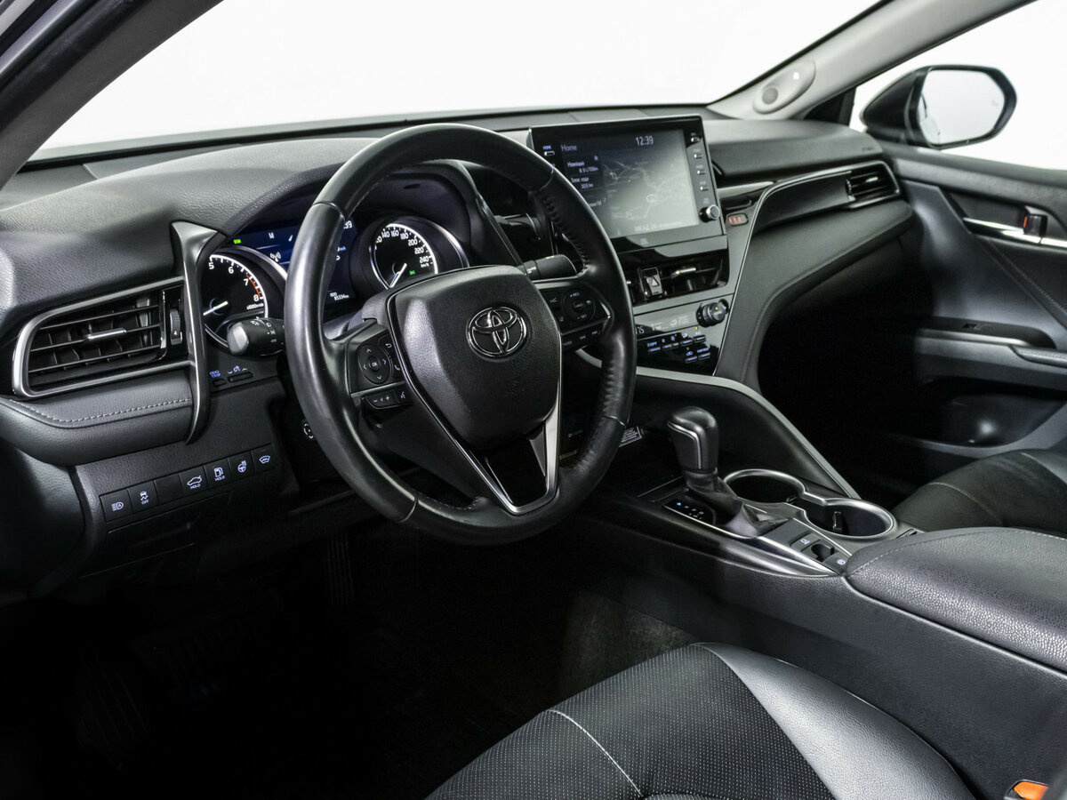 Б/У Тойота Камри 2021 года. Фото: #8