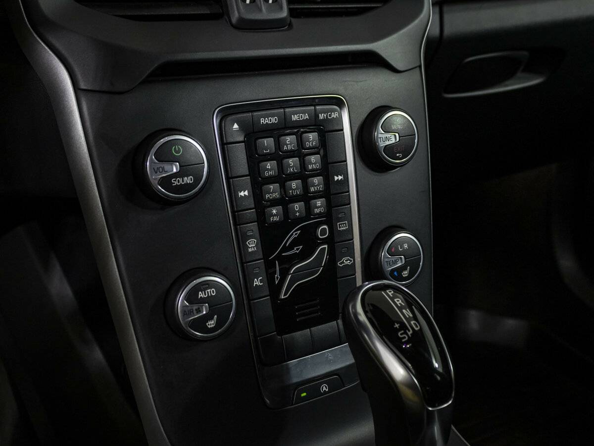 Б/У Вольво В40 Кросс Кантри 2013 года. Фото: #11