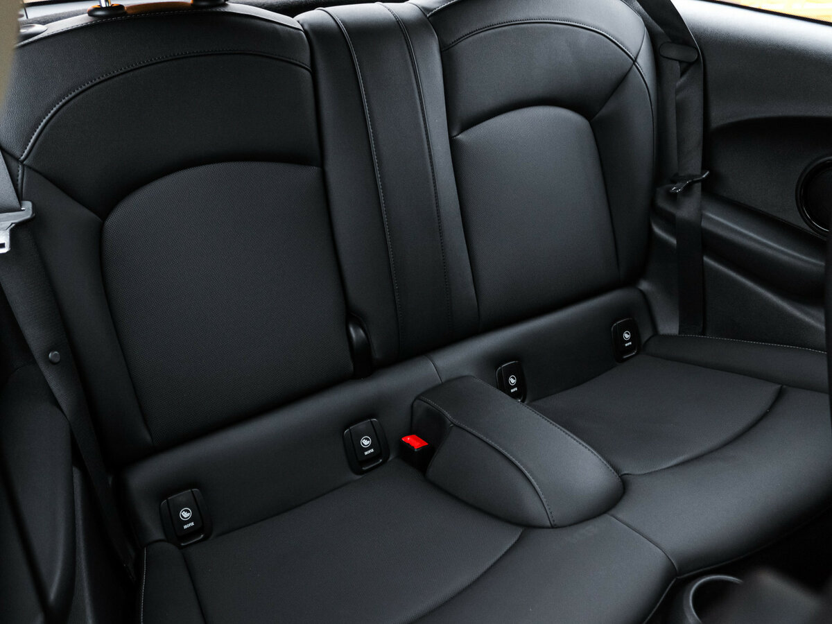 Mini Hatch 2024 года с пробегом. Фото: #5