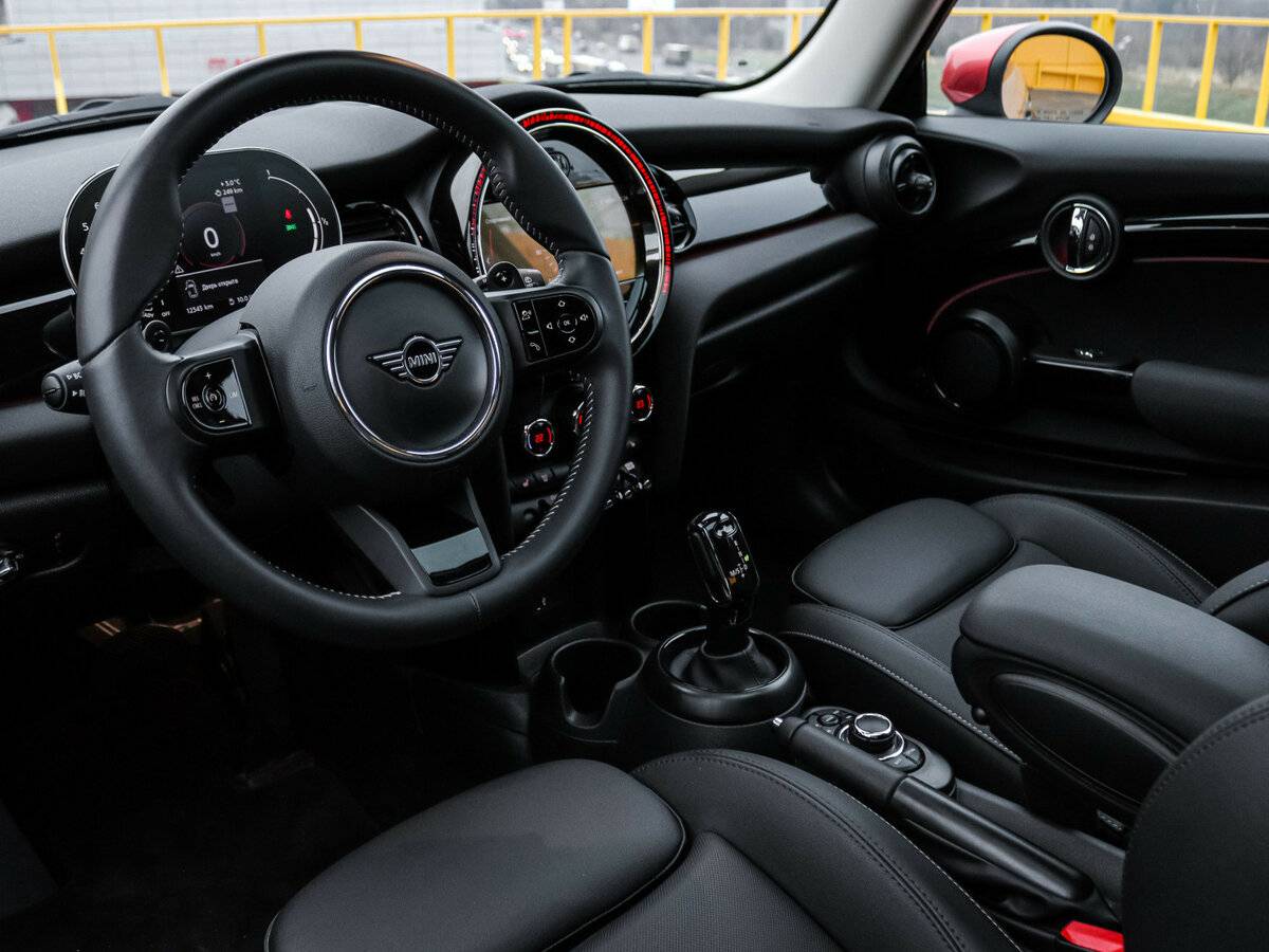 Mini Hatch 2024 года с пробегом. Фото: #9