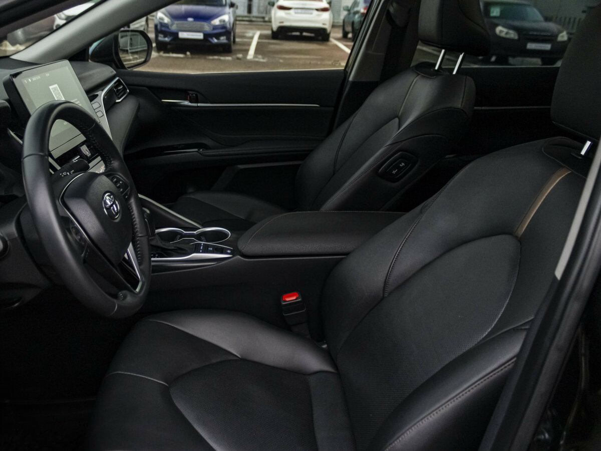 Б/У Тойота Камри 2023 года. Фото: #10