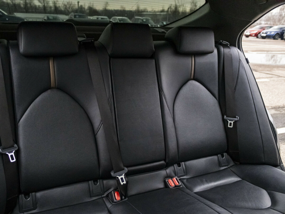 Б/У Тойота Камри 2023 года. Фото: #14