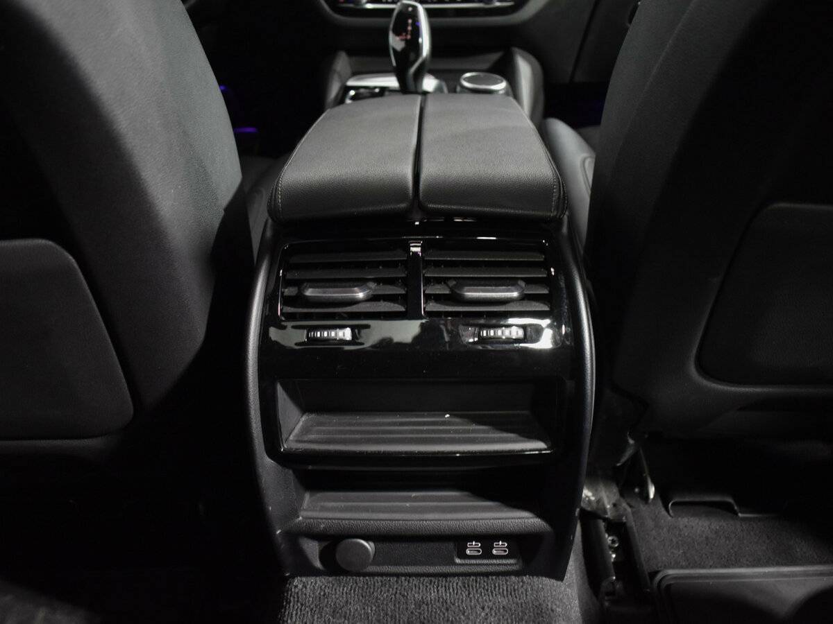 BMW 5 серии 2020 года с пробегом. Фото: #14