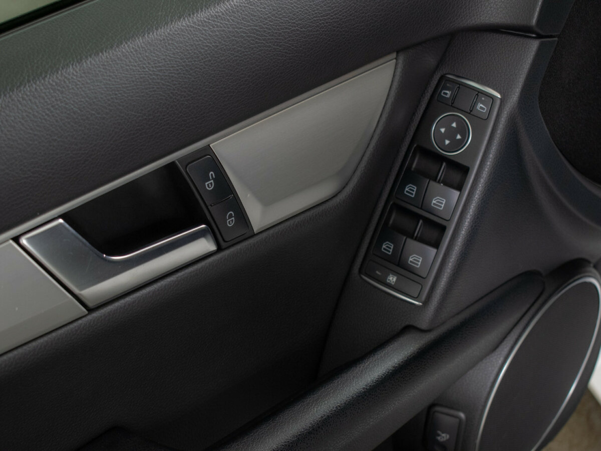 Б/У Мерседес-Бенц Ц-Класс 2013 года. Фото: #11