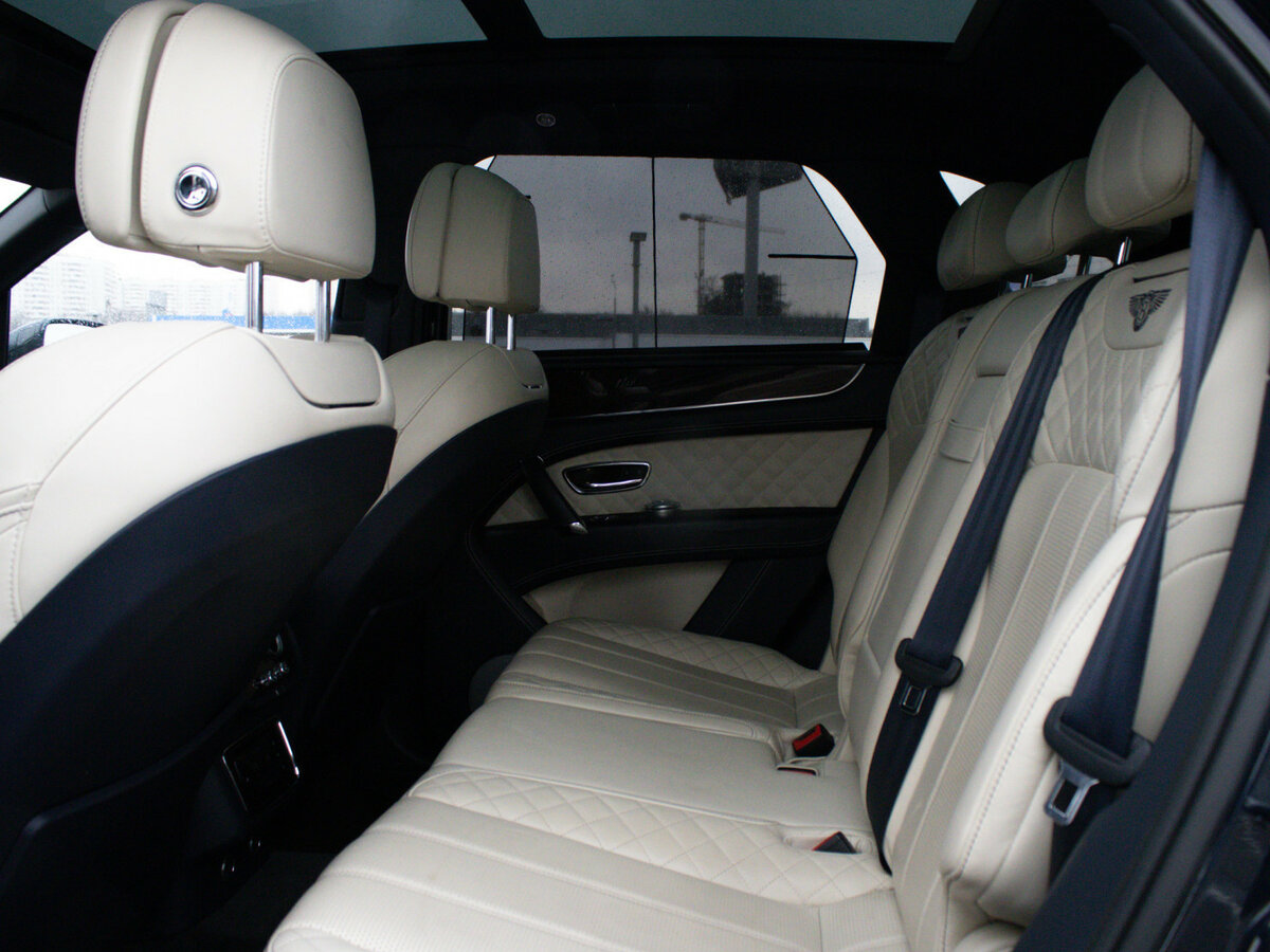 Б/У Бэнтли Бентайга 2016 года. Фото: #10