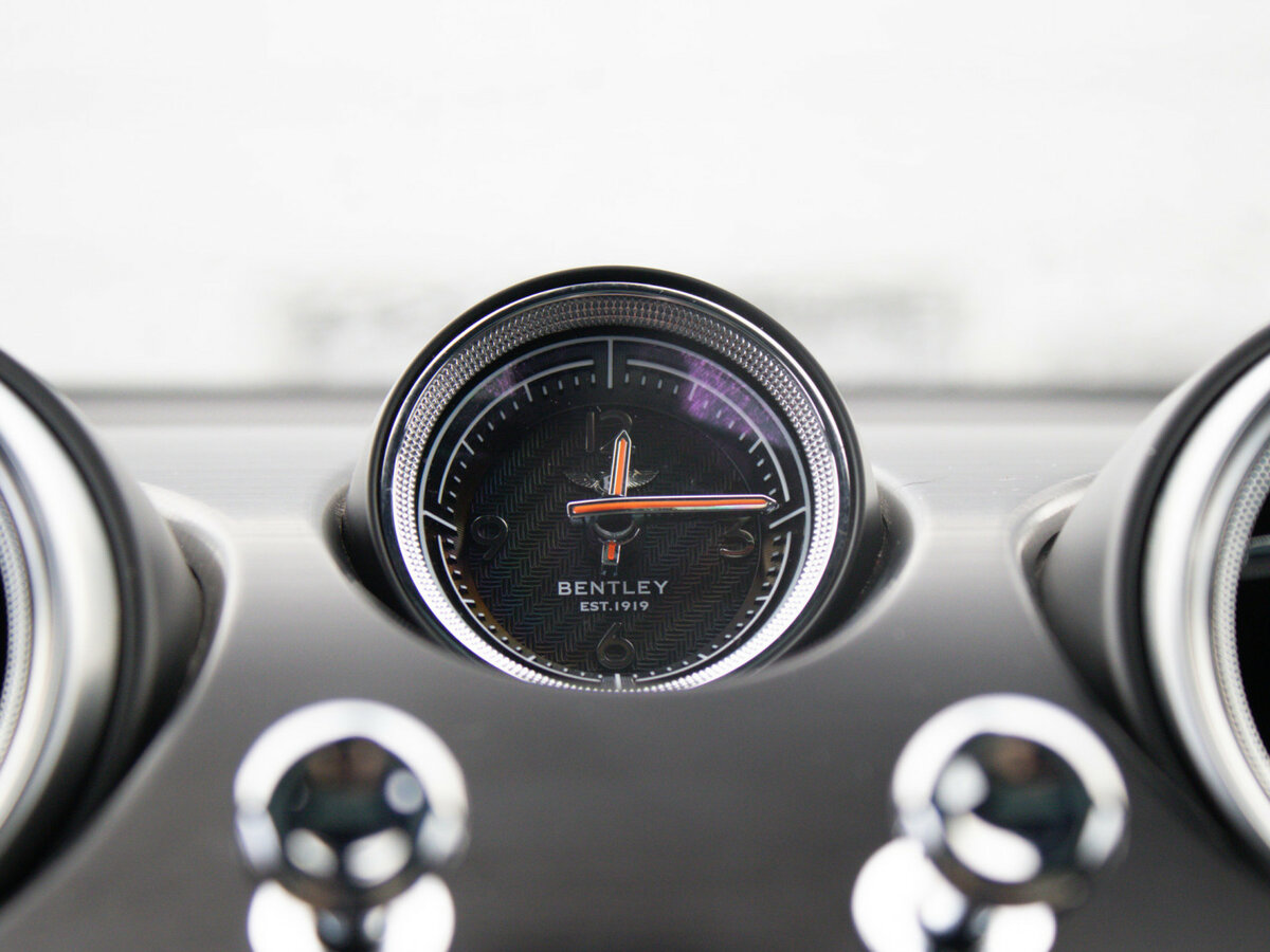 Б/У Бэнтли Бентайга 2016 года. Фото: #22