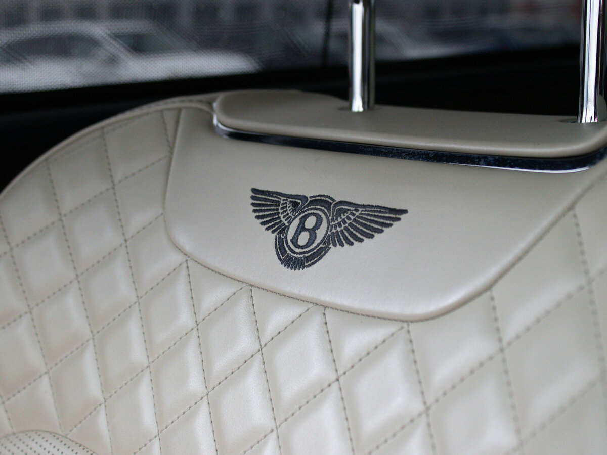 Б/У Бэнтли Бентайга 2016 года. Фото: #23