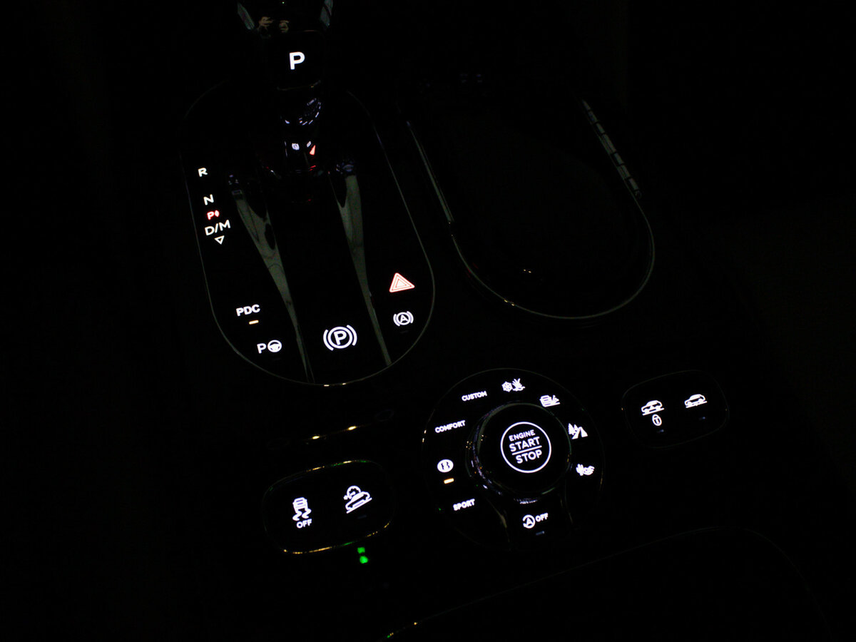 Б/У Бэнтли Бентайга 2016 года. Фото: #27