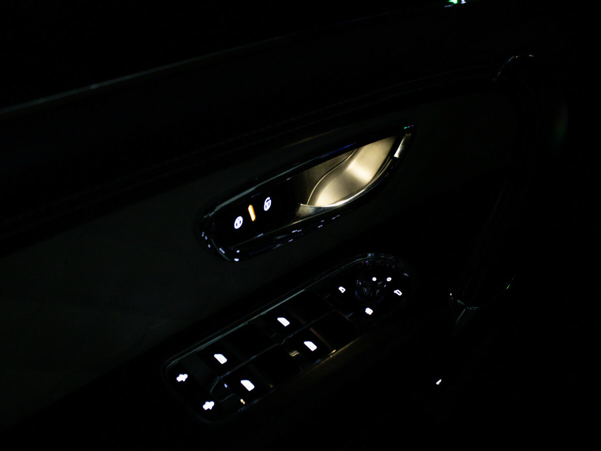 Б/У Бэнтли Бентайга 2016 года. Фото: #29