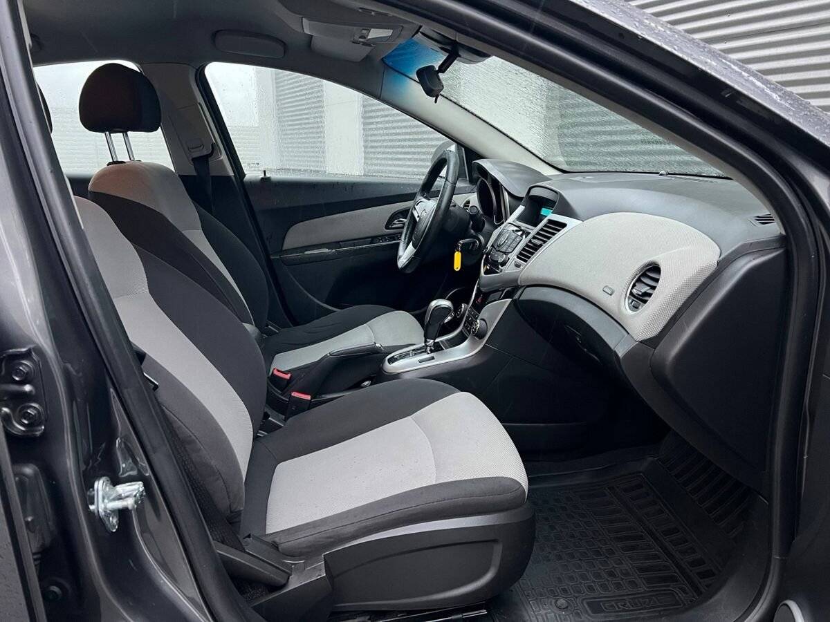 Б/У Шевроле Круз 2011 года. Фото: #8