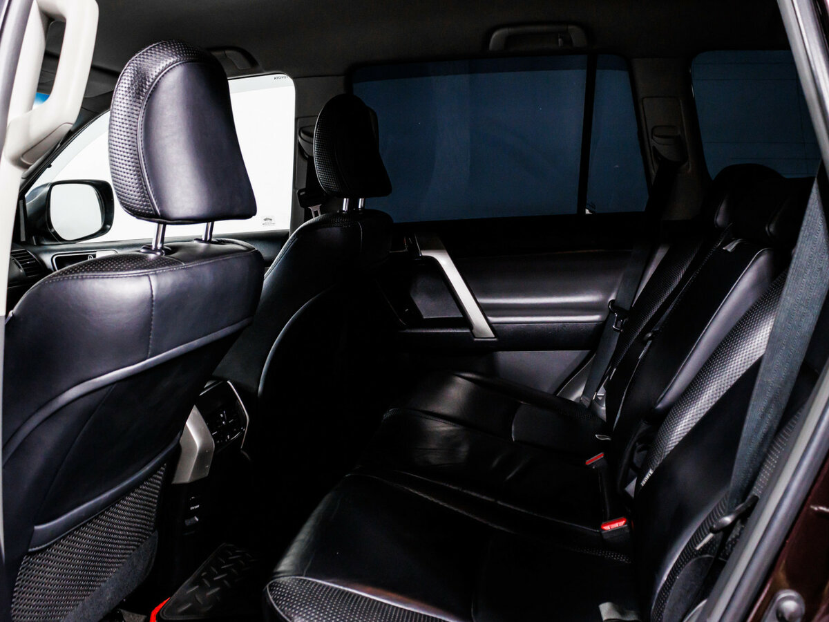 Б/У Тойота Лэнд Крузер Прадо 2010 года. Фото: #10