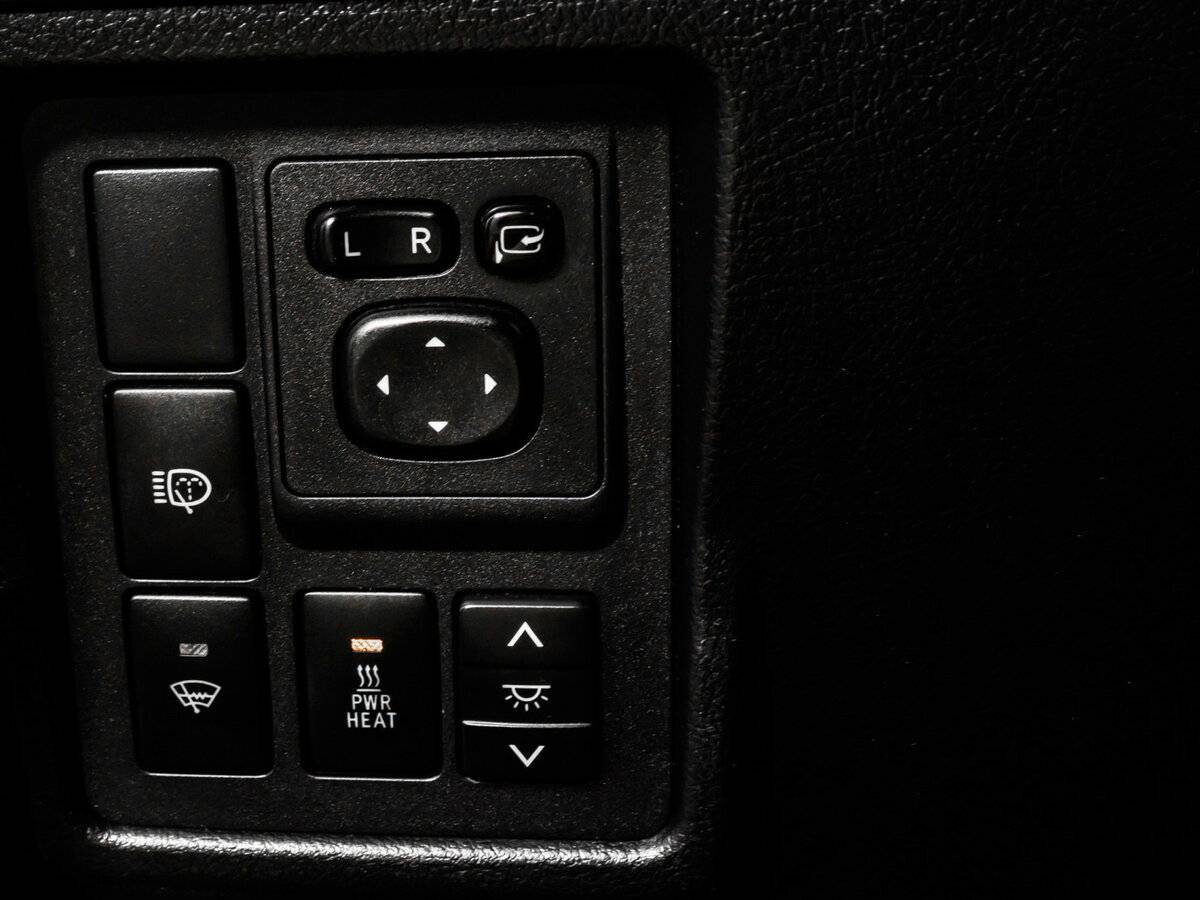 Б/У Тойота Лэнд Крузер Прадо 2010 года. Фото: #13