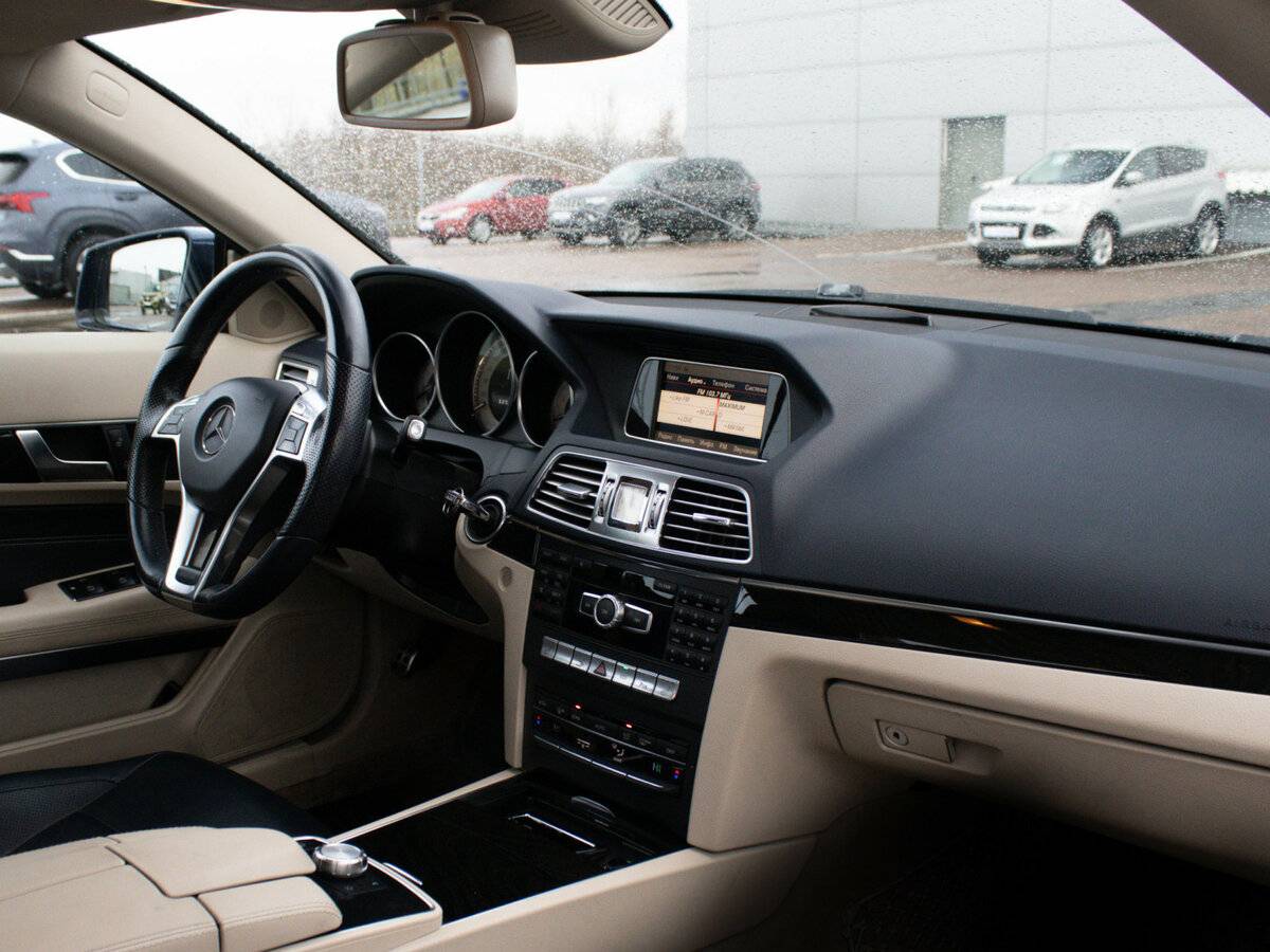 Б/У Мерседес-Бенц Е-Класс 2013 года. Фото: #8