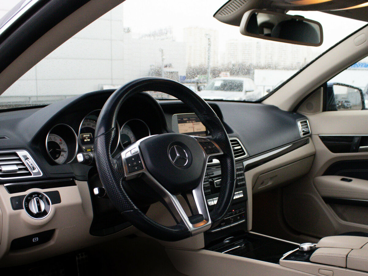 Б/У Мерседес-Бенц Е-Класс 2013 года. Фото: #10