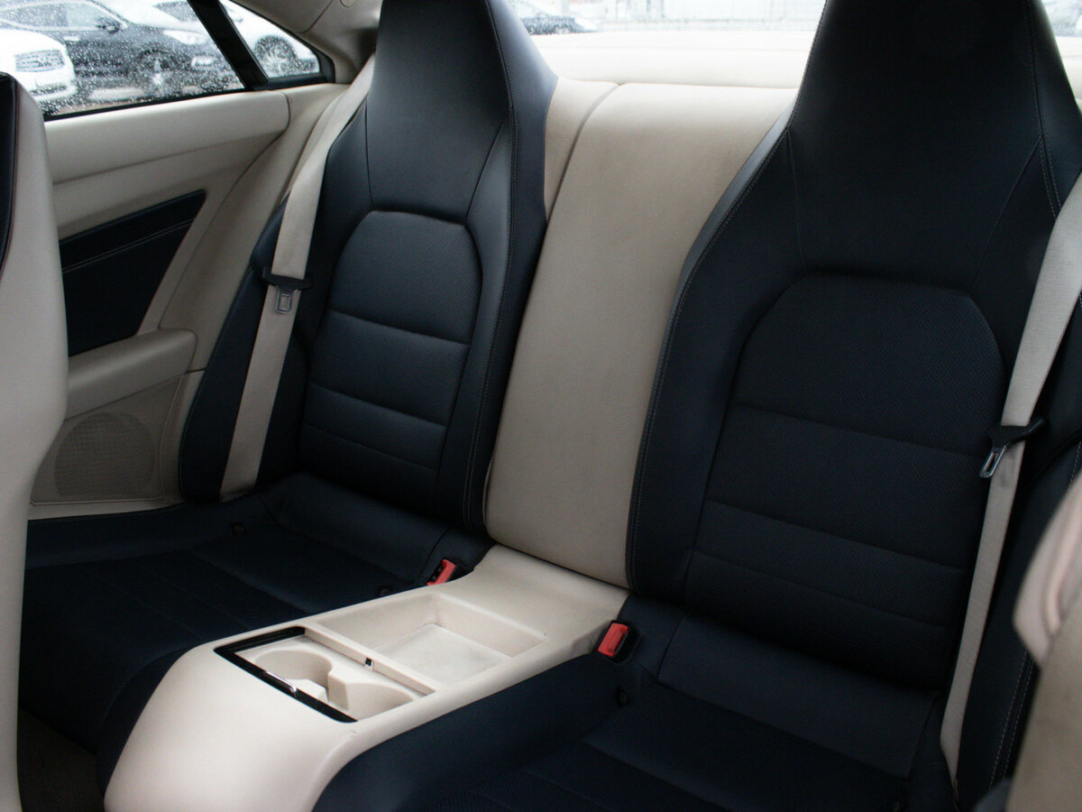 Б/У Мерседес-Бенц Е-Класс 2013 года. Фото: #11