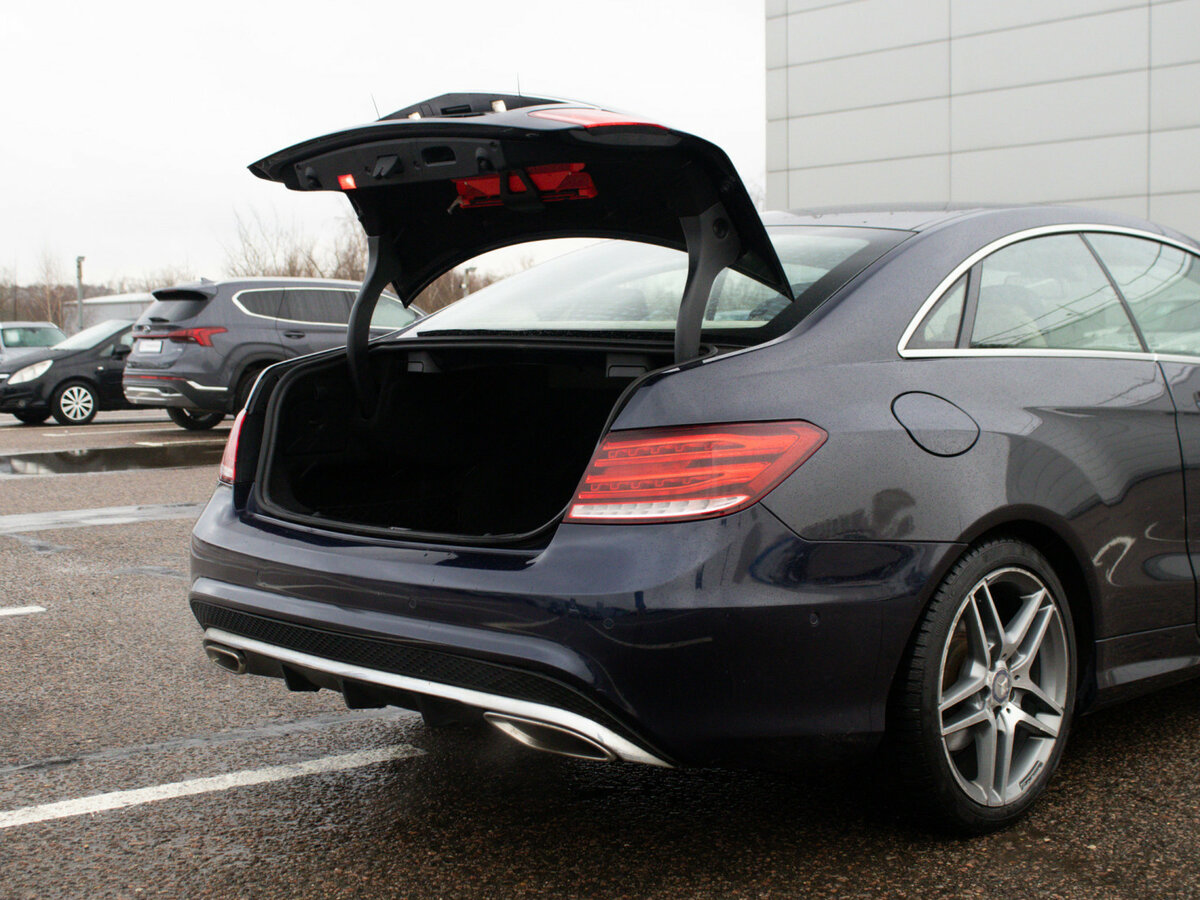 Б/У Мерседес-Бенц Е-Класс 2013 года. Фото: #12