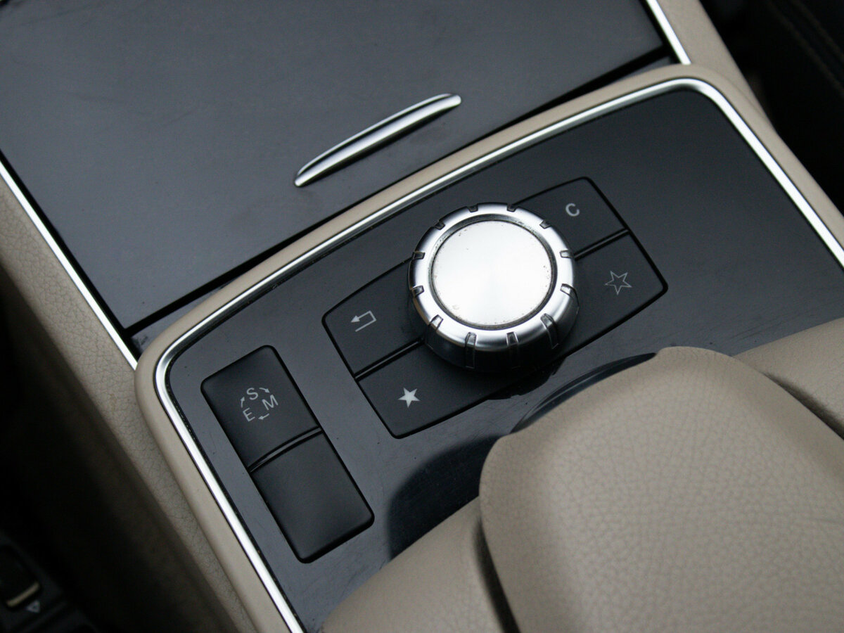 Б/У Мерседес-Бенц Е-Класс 2013 года. Фото: #15