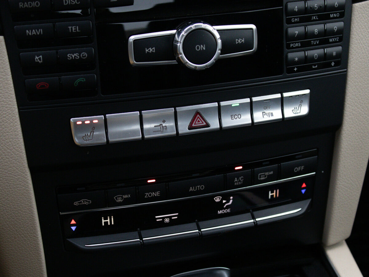 Б/У Мерседес-Бенц Е-Класс 2013 года. Фото: #16