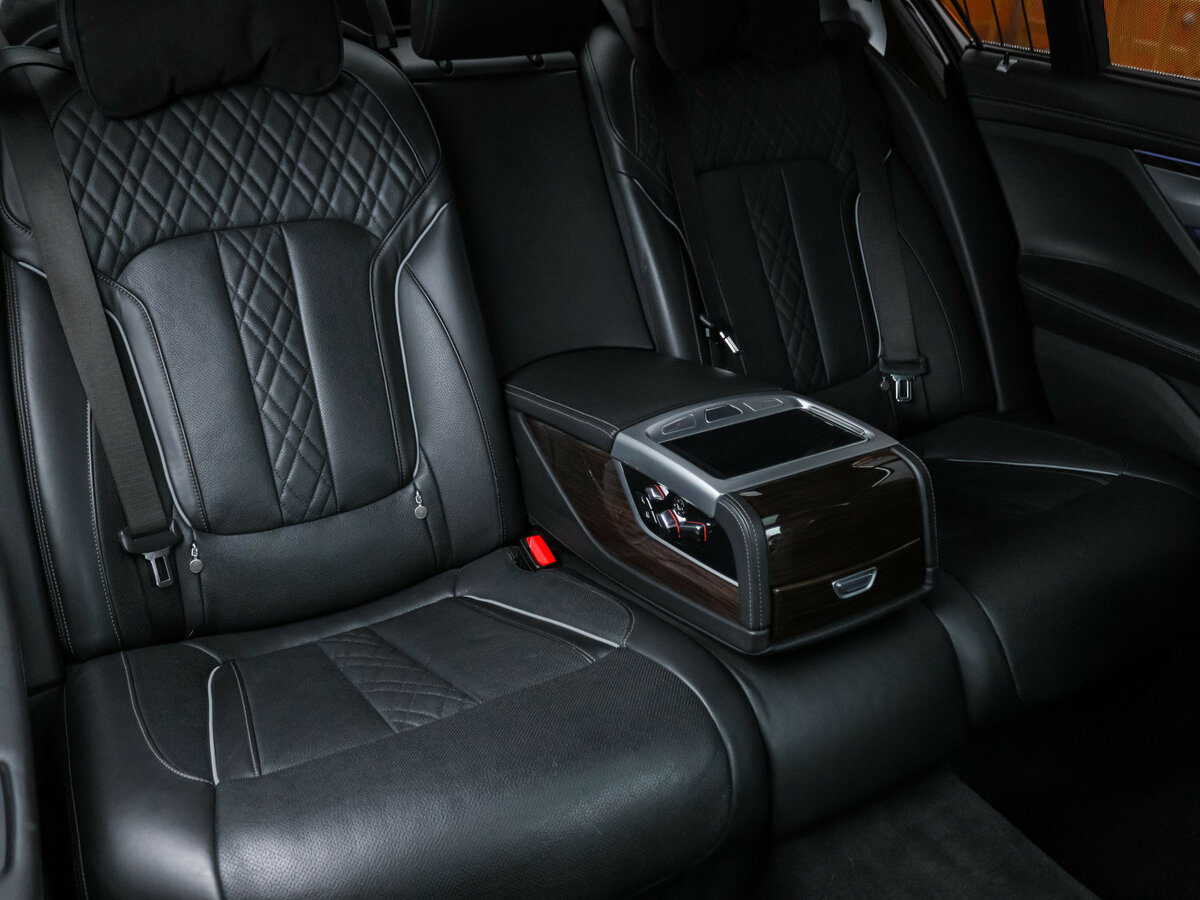 BMW 7 серии 2017 года с пробегом. Фото: #7