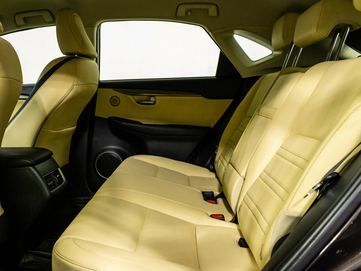 Б/У Лексус Н-Икс 2015 года. Фото: #11