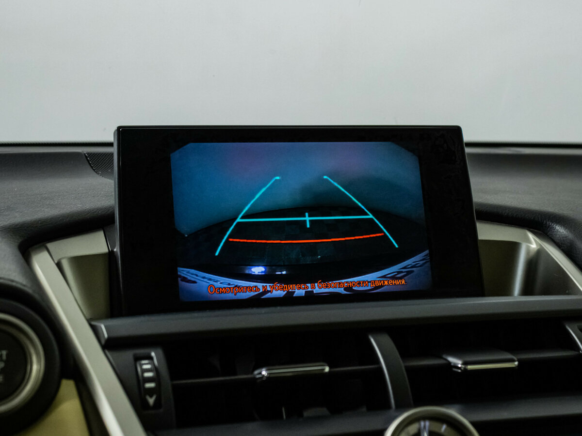 Б/У Лексус Н-Икс 2015 года. Фото: #12