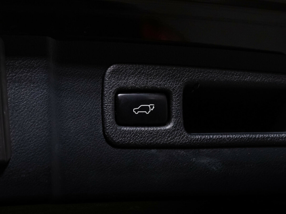 Б/У Лексус Н-Икс 2015 года. Фото: #16