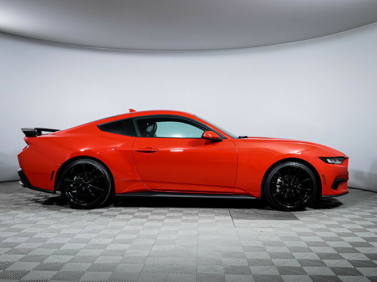 Ford Mustang 2024 года с пробегом. Фото: #3