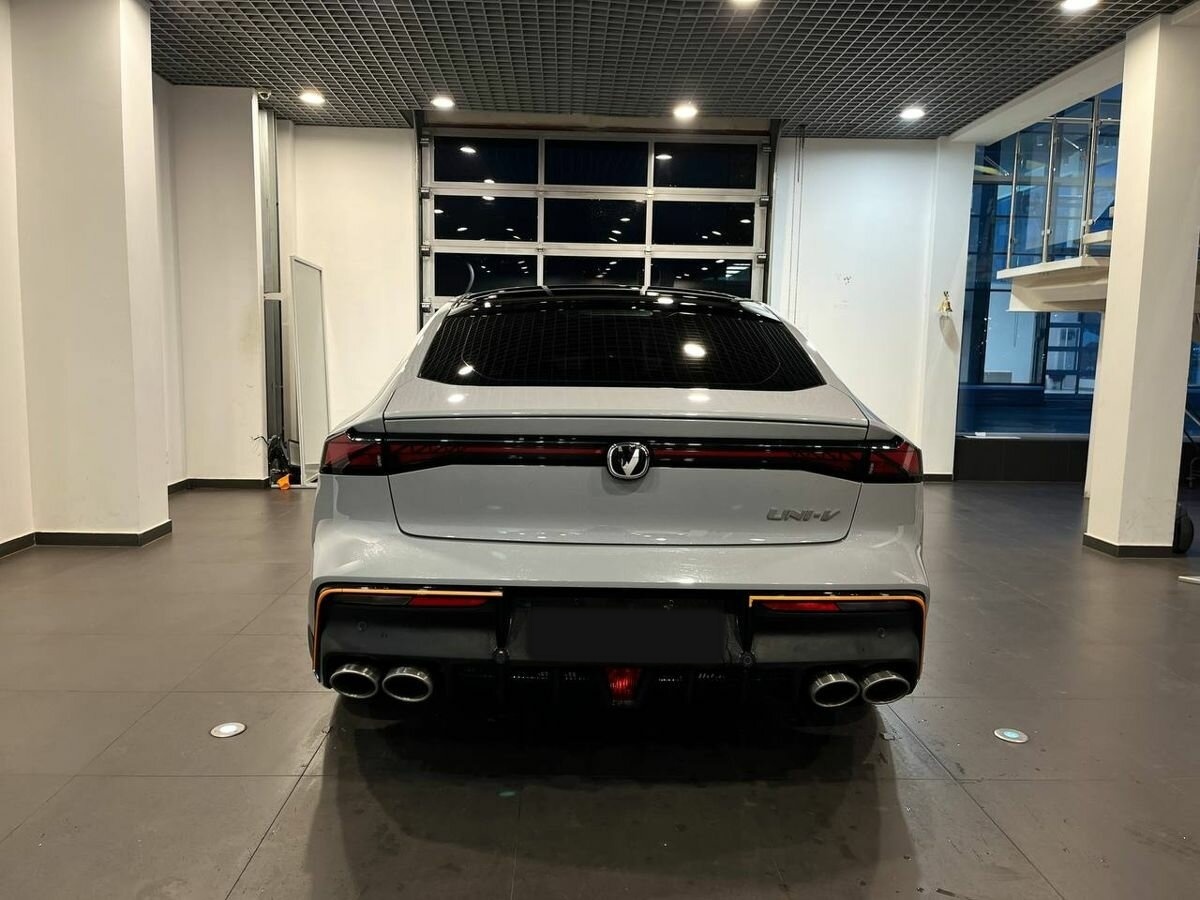 Б/У Чанган УНИ-В 2023 года. Фото: #2