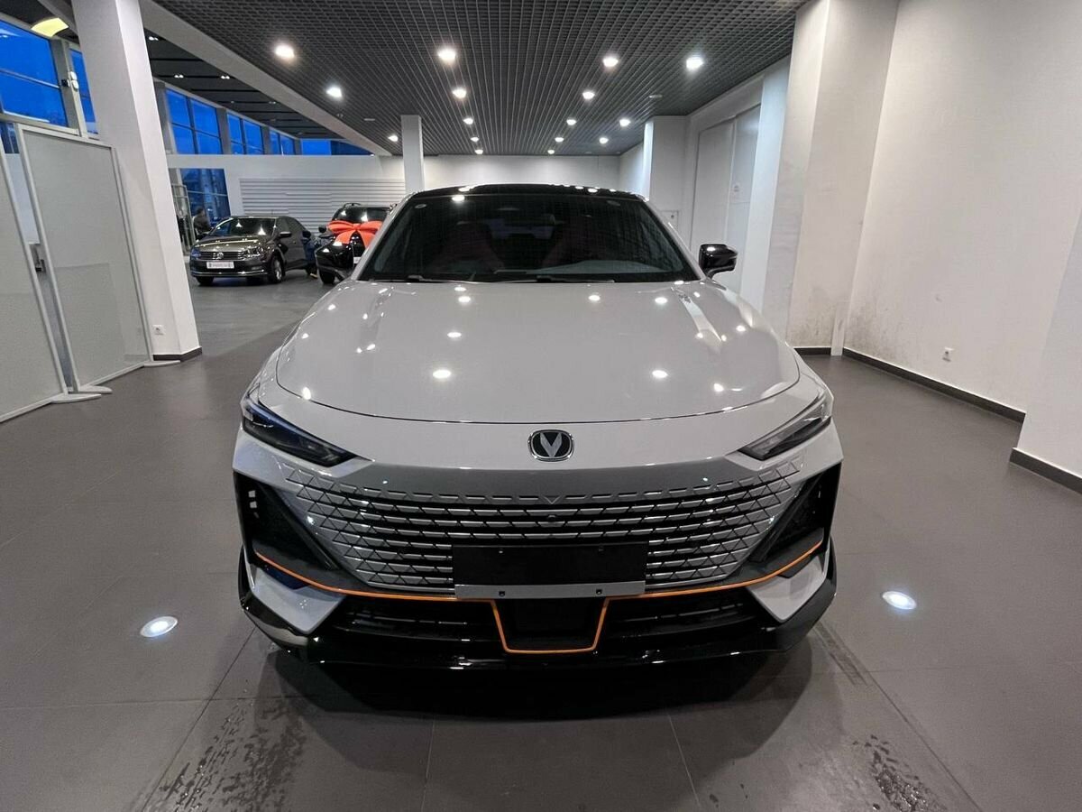 Б/У Чанган УНИ-В 2023 года. Фото: #6