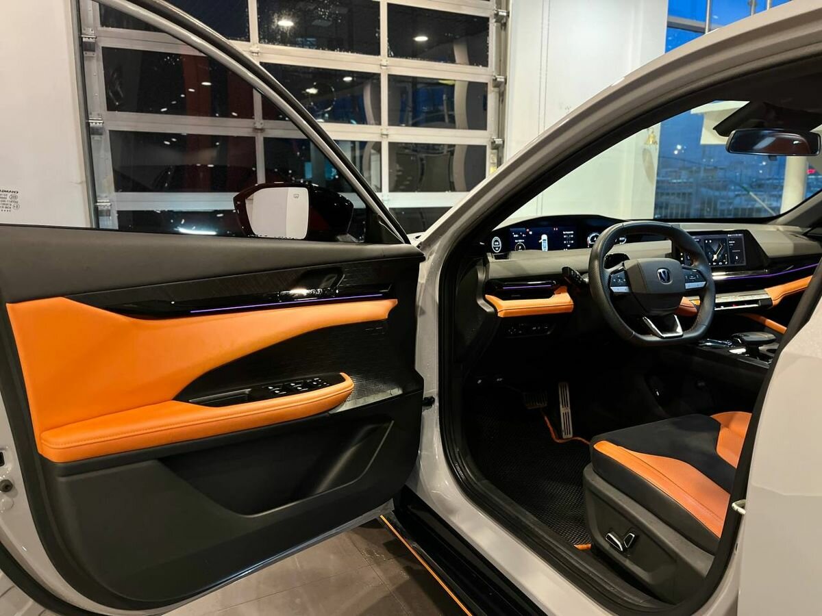 Б/У Чанган УНИ-В 2023 года. Фото: #17