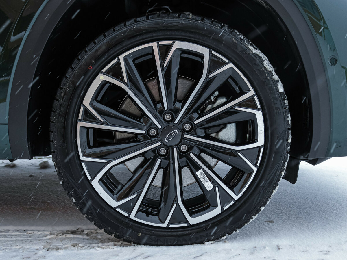 Б/У Джили Монжаро 2025 года. Фото: #11