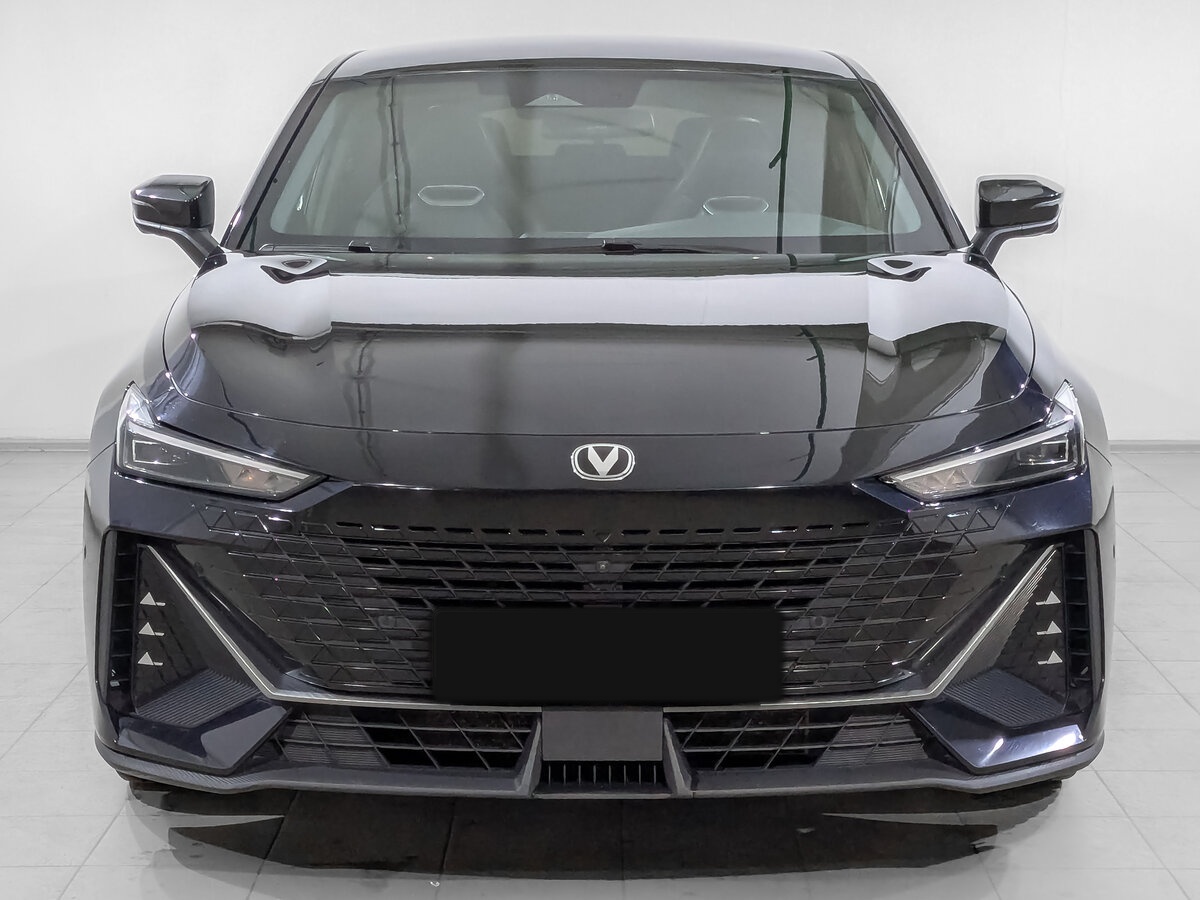 Б/У Чанган УНИ-В 2023 года. Фото: #1