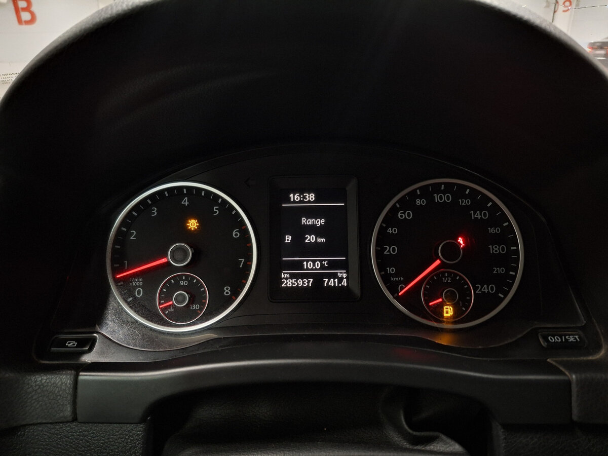 Б/У Фольксваген Тигуан 2010 года. Фото: #12