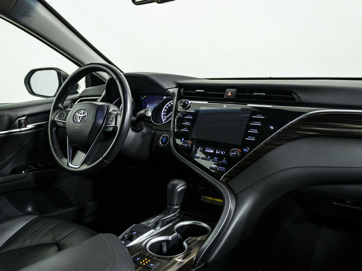 Toyota Camry 2018 года с пробегом. Фото: #7