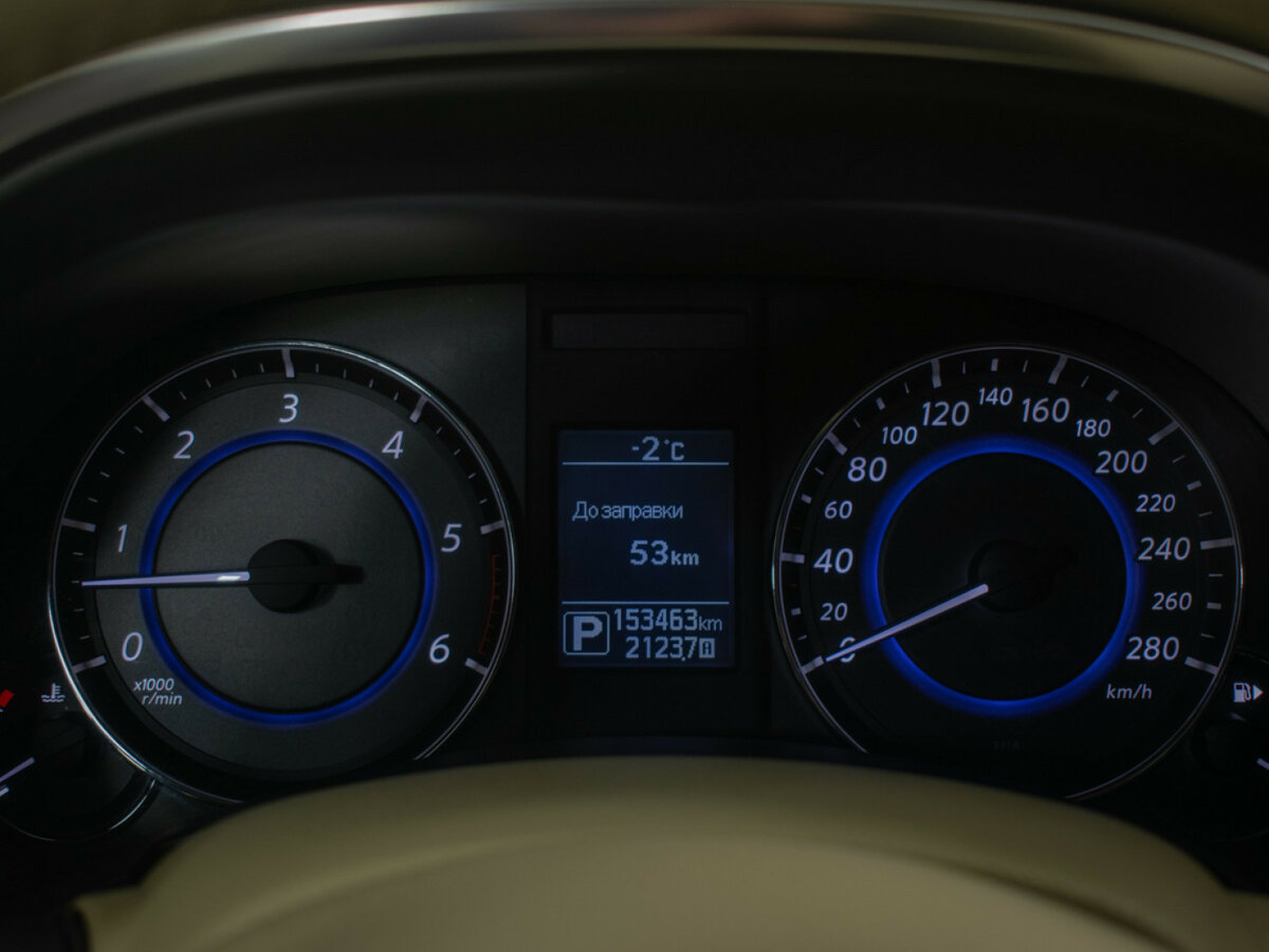 Б/У Инфинити К-Икс70 2015 года. Фото: #9