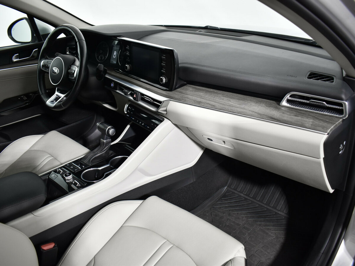 Kia K5 2021 года с пробегом. Фото: #11