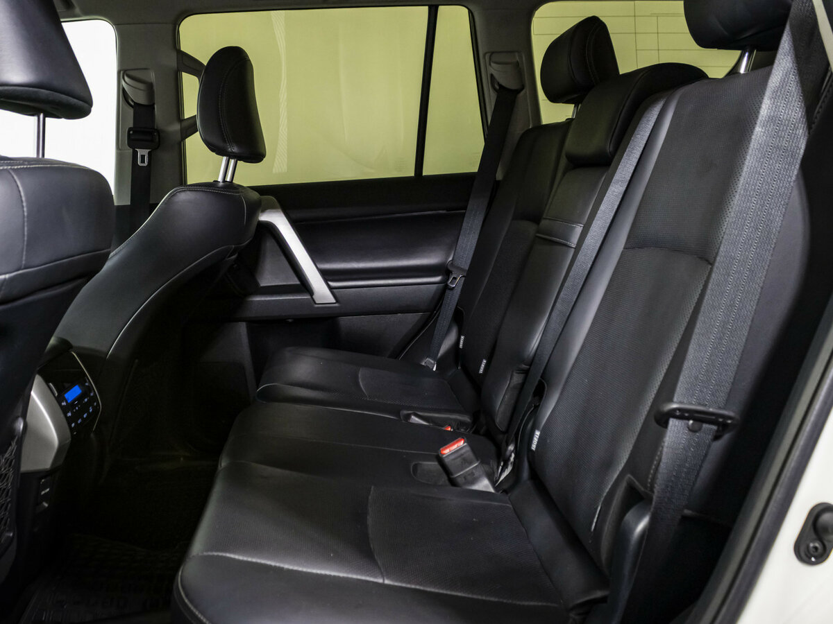 Б/У Тойота Лэнд Крузер Прадо 2020 года. Фото: #10